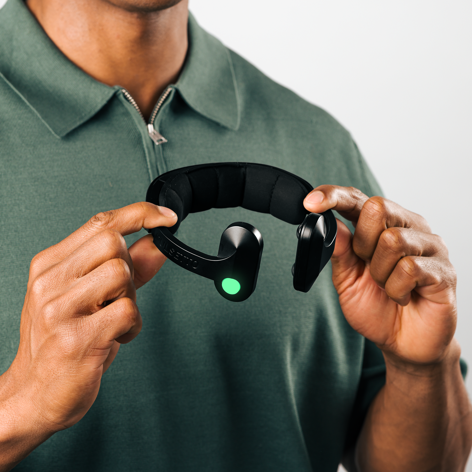 Pulsetto Fit device close-up